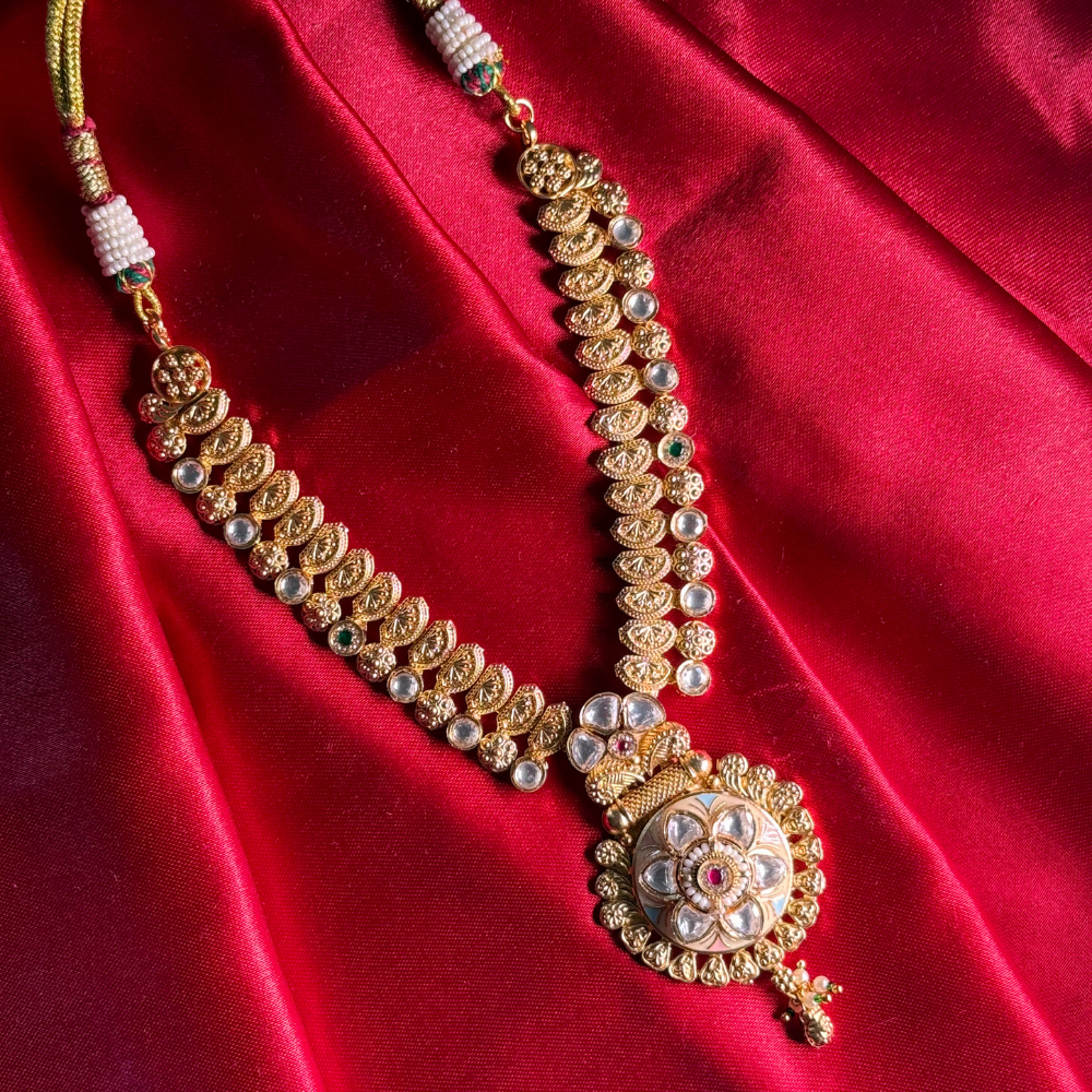 Antique Lotus Kundan Set