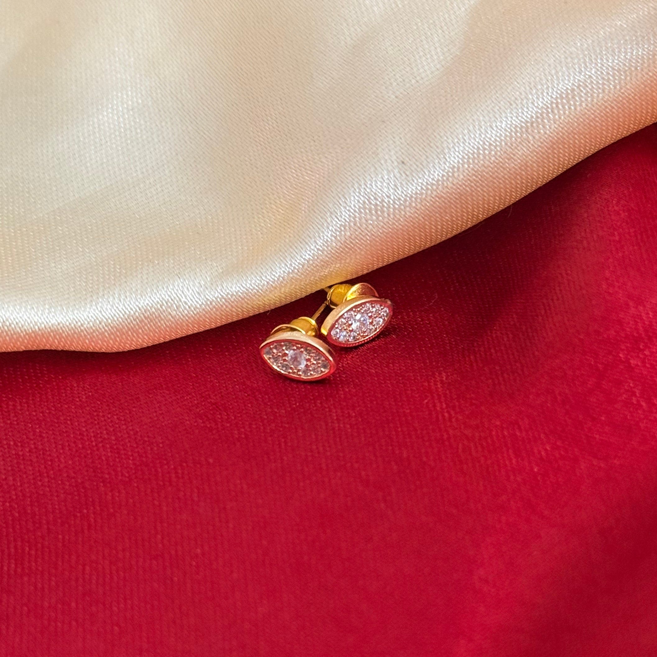 Aurelia Leaf Drop Necklace