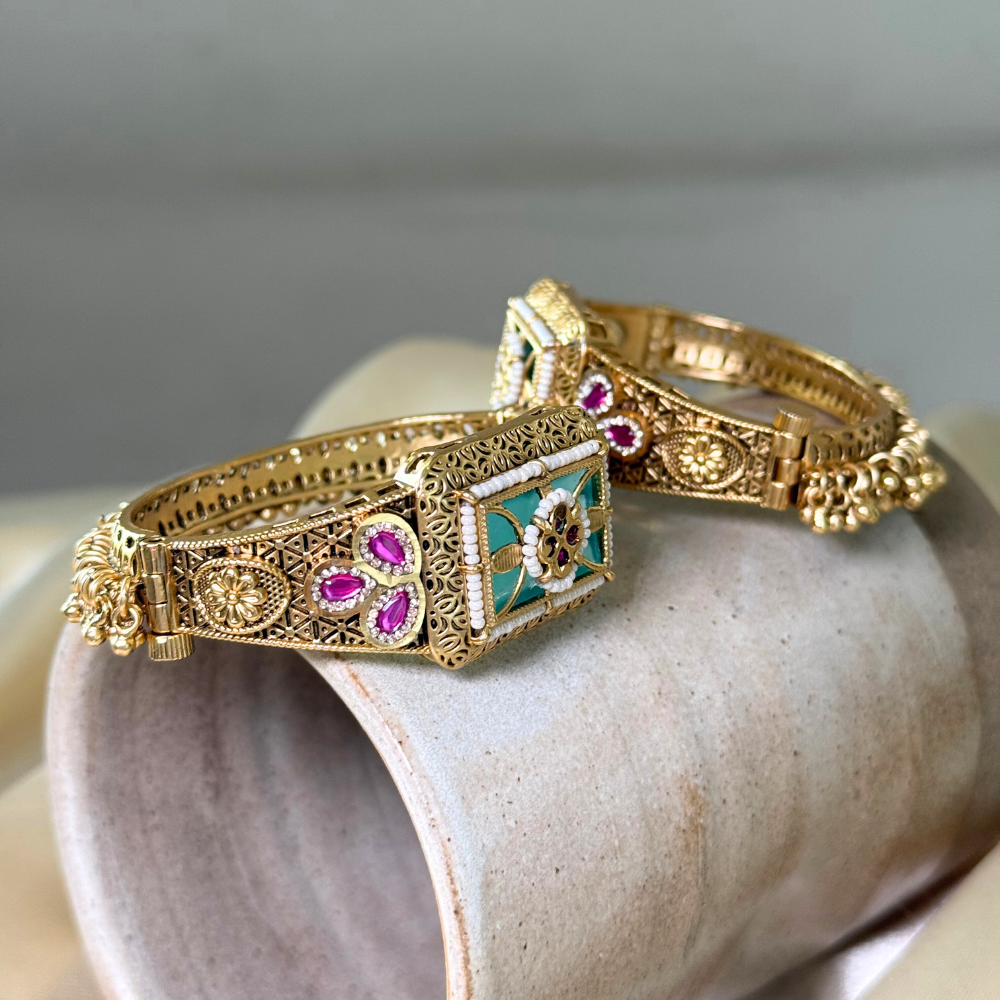 Mughal Emerald Window Kadas