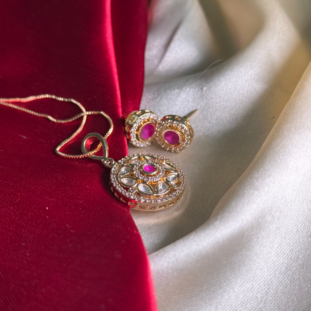 Ruby Noor Kundan Pendant Set