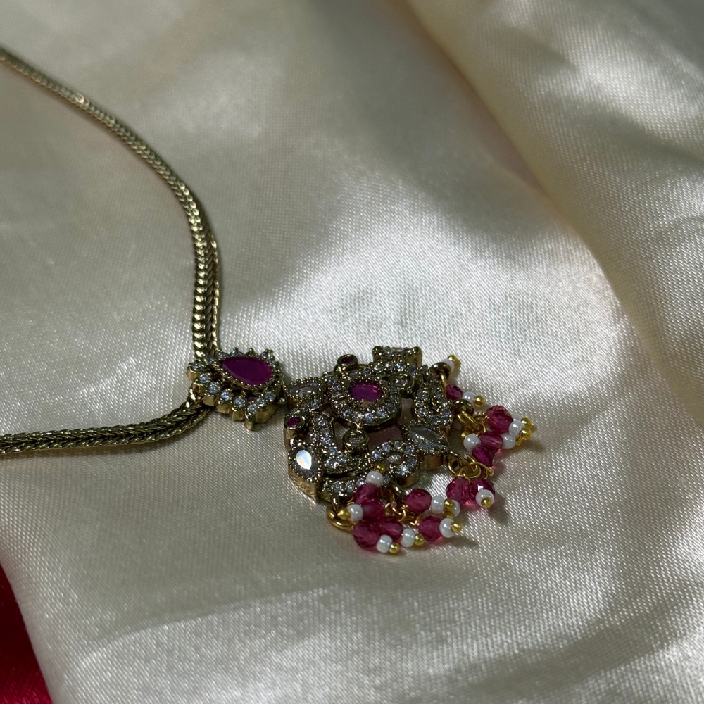 The Pendent Tassel Set