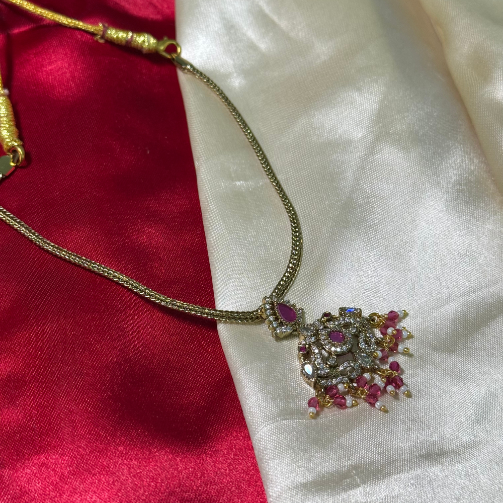 The Pendent Tassel Set