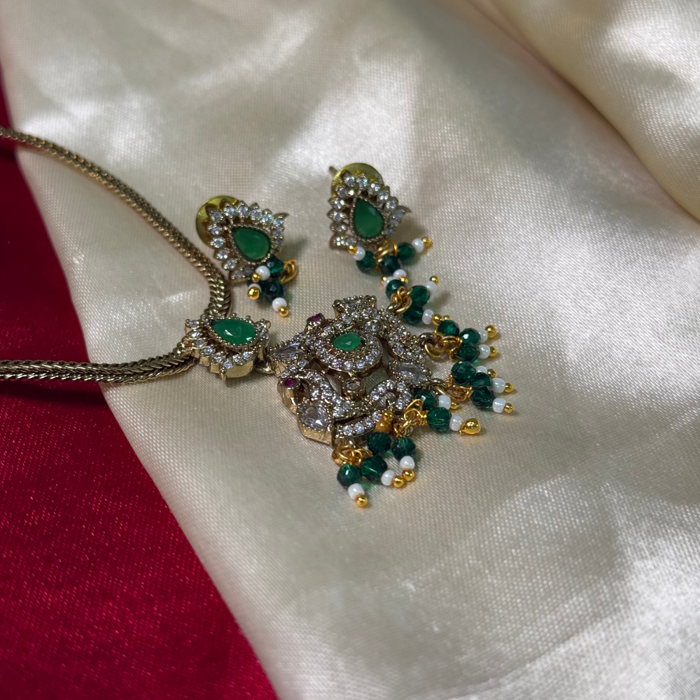 The Pendent Tassel Set